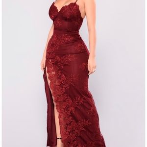A Night In Tokyo Lace Dress - Burgundy size L